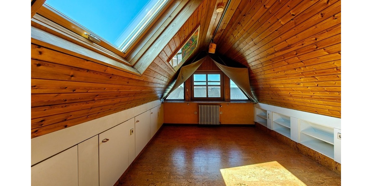 928 m² Grundstück, Charmantes Fachwerkhaus mit Ausbaureserve - Wohnen & Arbeiten unter einem Dach - Bauernhaus, Landhaus Reutlingen Rommelsbach | Angebot:24690906