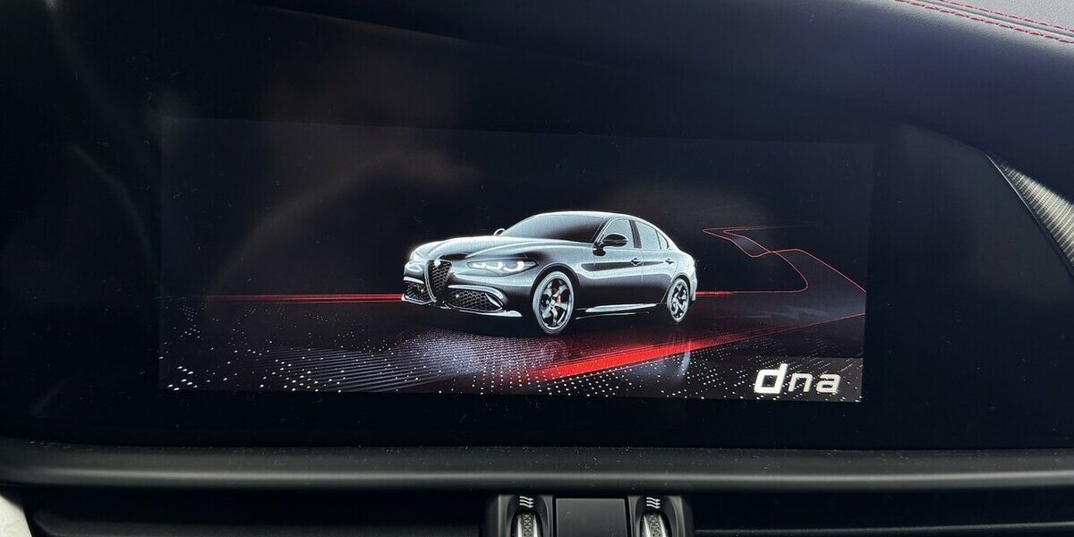 Alfa Romeo Giulia 2.0 Competizione Q4 Turbo CarPlay Kamera 9.970 km 39.920 &euro; Lich 35423