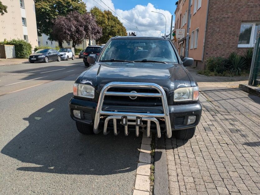 Nissan Pathfinder 300.000 km 2.999 € Essen 45359