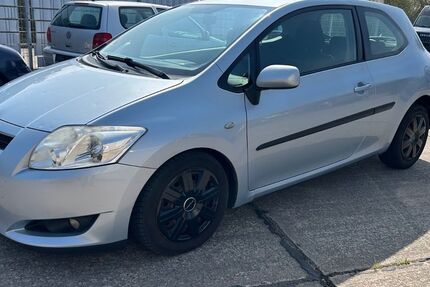 Toyota Auris 277.000 km 1.799 &euro; Rostock 18106
