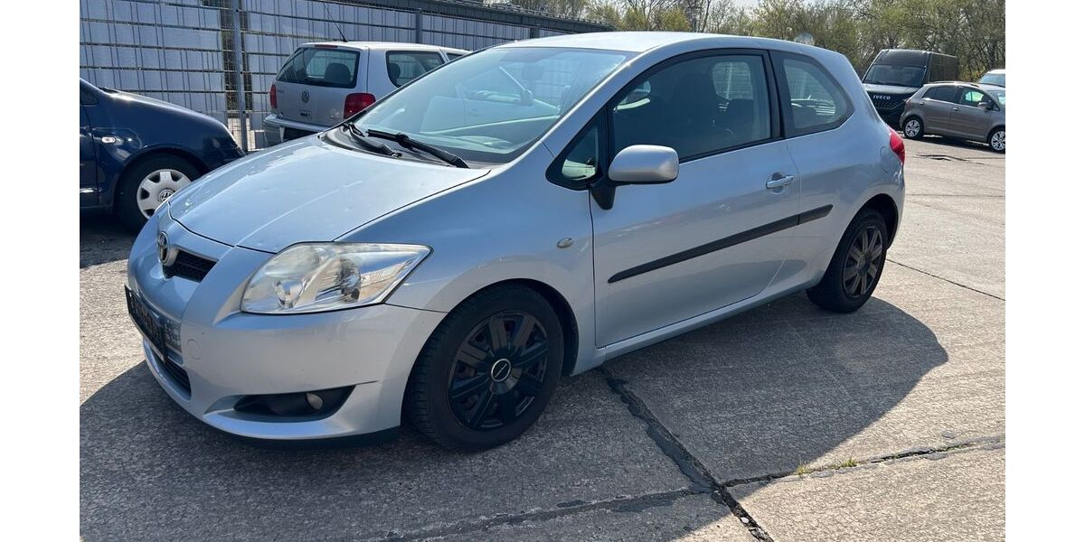Toyota Auris 277.000 km 1.799 &euro; Rostock 18106