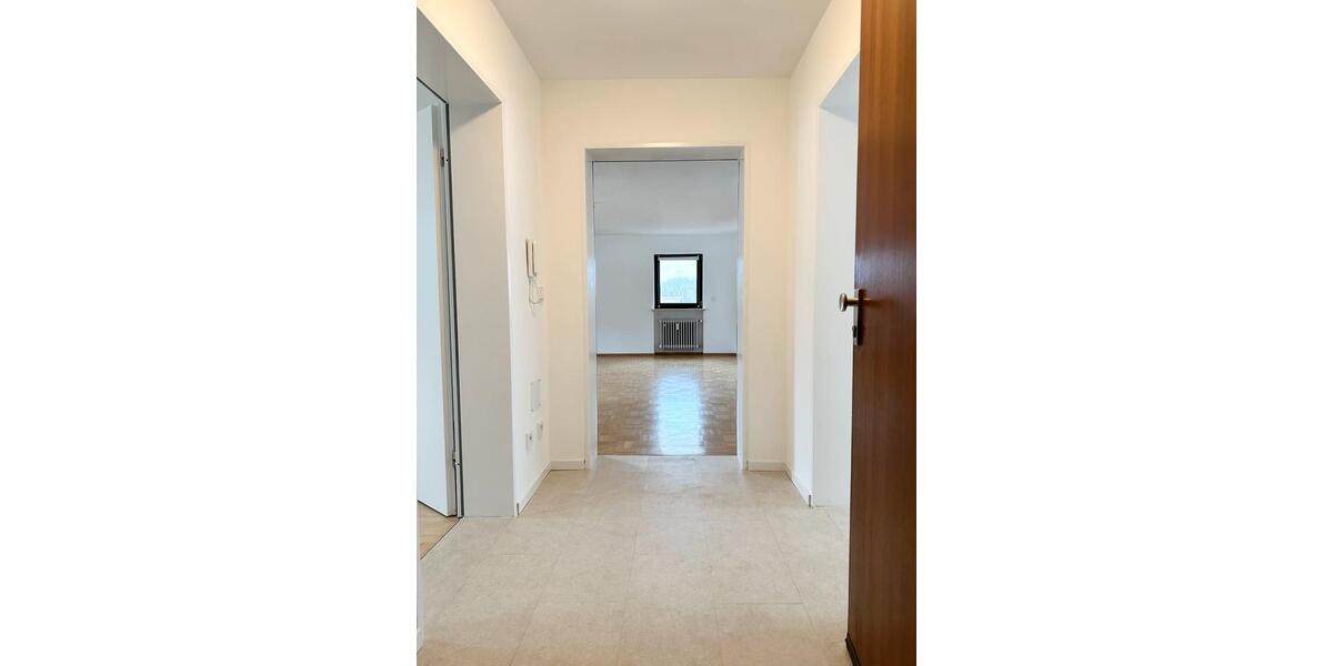 Dachgeschoßwohnung Altdorf - 3.5 Zimmer, 99 m&sup2;, 1.350&euro; | Angebot:25592222