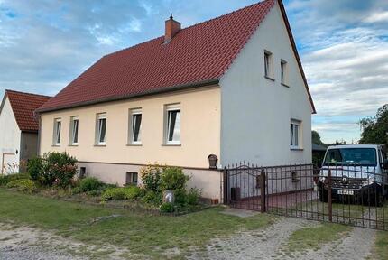 Einfamilienhaus mit großem Grundstück