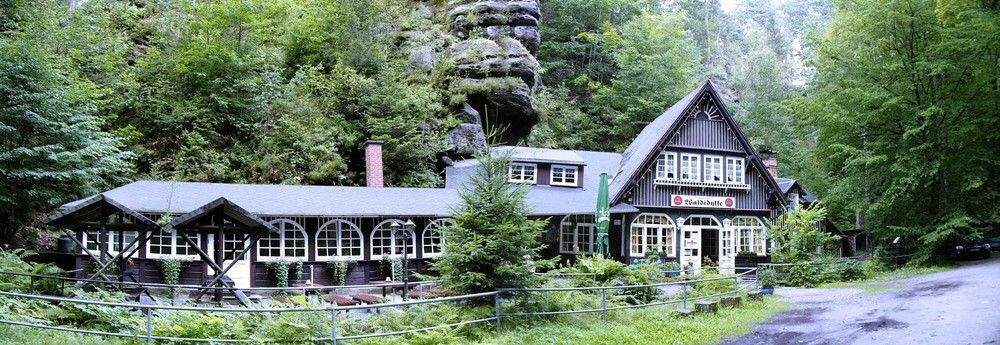 Gasthaus Waldidylle - Großzügiges Ausflugslokal direkt am Hauptwanderweg im Elbsandsteingebirge