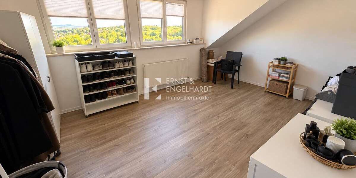 Etagenwohnung Kitzingen - 3 Zimmer, 103 m&sup2;, 930&euro; | Angebot:27661401