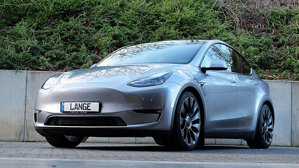 Tesla Model Y 50.828 km 41.980 &euro; Köln 50996