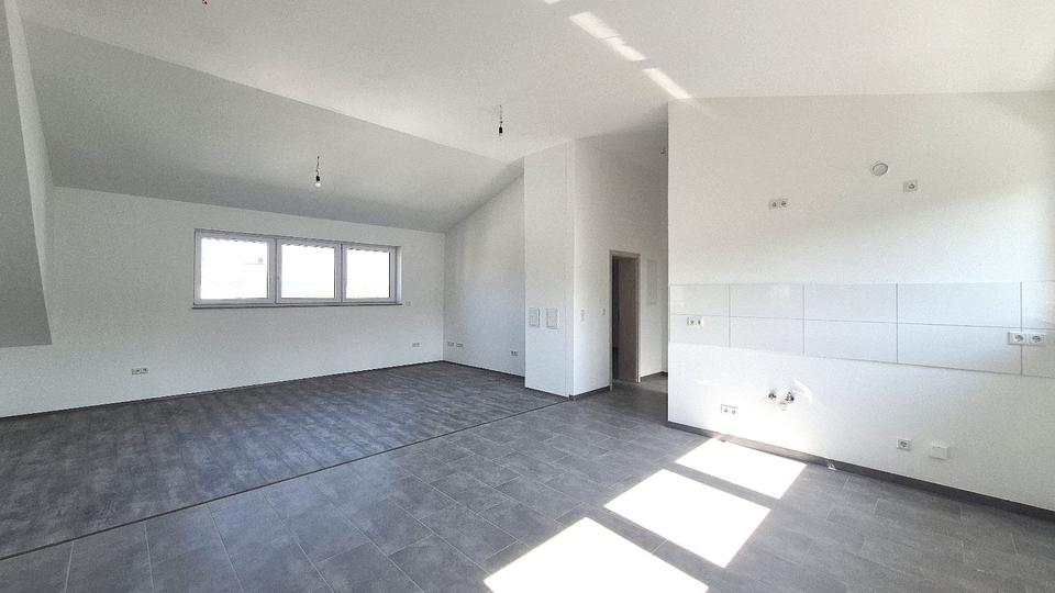 Dachgeschoßwohnung Bad Neustadt an der Saale - 2 Zimmer, 74 m&sup2;, 780&euro; | Angebot:26399602