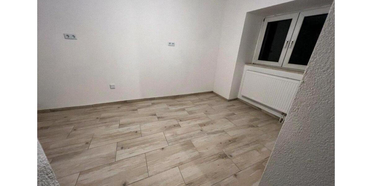 Einfamilienhaus Weißenfels - 8 Zimmer, 200 m&sup2;, 200.000&euro; | Angebot:26821685