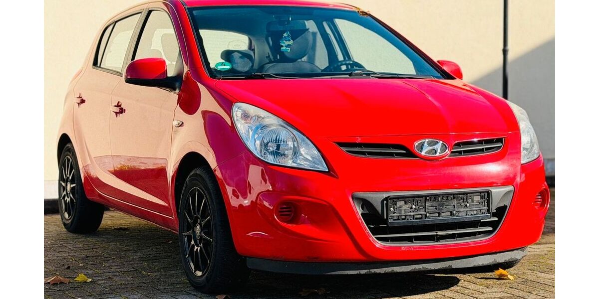 Hyundai i20 228.000 km 1.899 &euro; Au am Rhein 76474