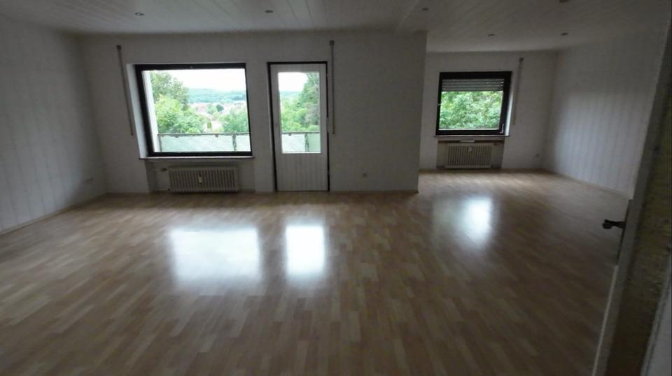 Erdgeschoßwohnung Frankenberg (Eder) - 4 Zimmer, 125 m&sup2;, 999&euro; | Angebot:26410135