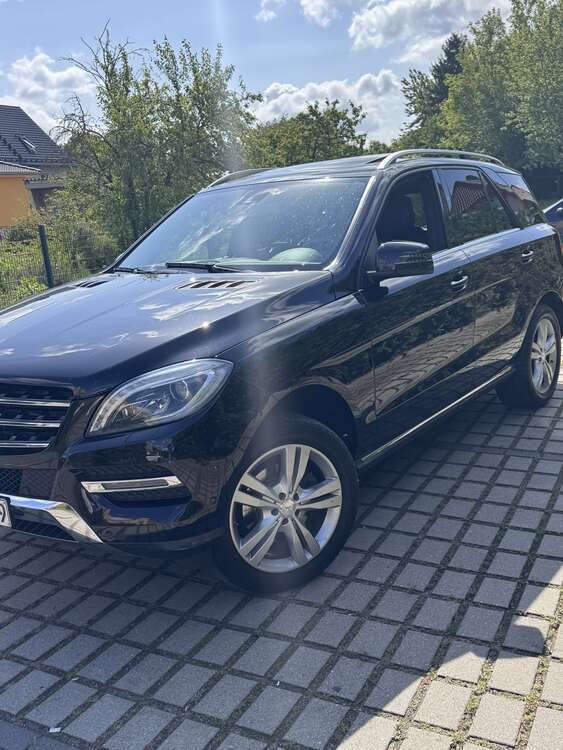 Mercedes-Benz ML 350 148.000 km 25.500 € Frechen 50226