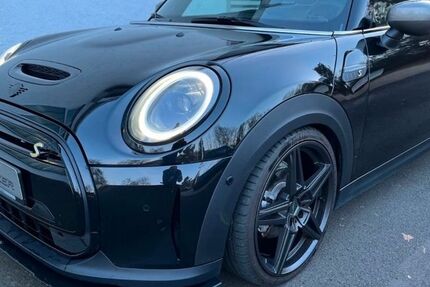 Mini Cooper SE 19.000 km 27.996 &euro; Bad Wildungen 34537