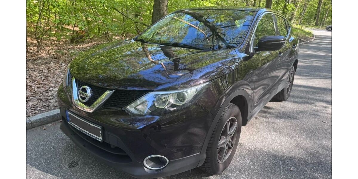 Nissan Qashqai 147.000 km 10.160 &euro; Lübeck 23568