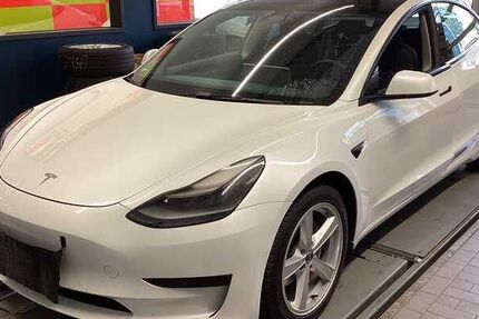 Tesla Model 3 190.444 km 21.900 &euro; Suhl 98529