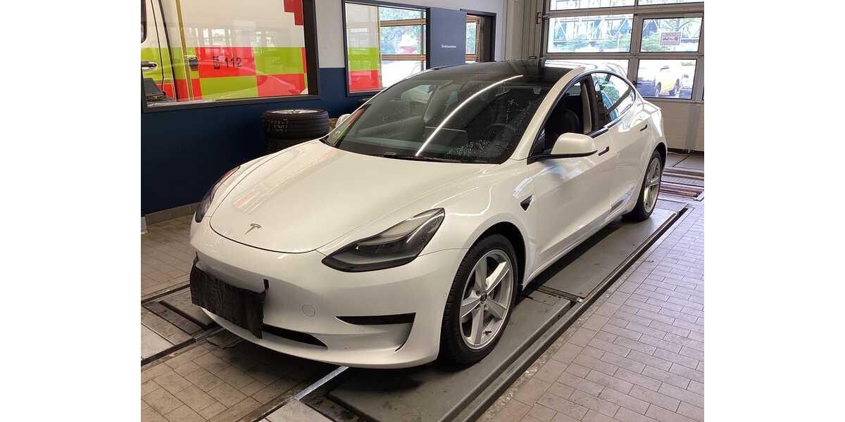 Tesla Model 3 190.444 km 21.900 &euro; Suhl 98529