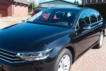 VW Passat Variant 23.427 km 27.990 &euro; Braak 22145