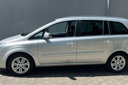 Opel Zafira 130.000 km 1.999 &euro; Stuttgart 70567