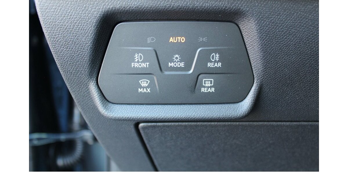 Seat Leon FR 1,4 e-HYBRID NAVI/18Zoll/LED/Kamera 74.562 km 21.900 &euro; Höchstenbach 57629