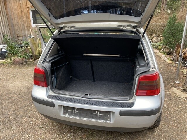 VW Golf IV 130.000 km 2.400 € Diensdorf-Radlow 15864