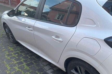 Peugeot 208 15.888 km 14.500 &euro; Worms 67549