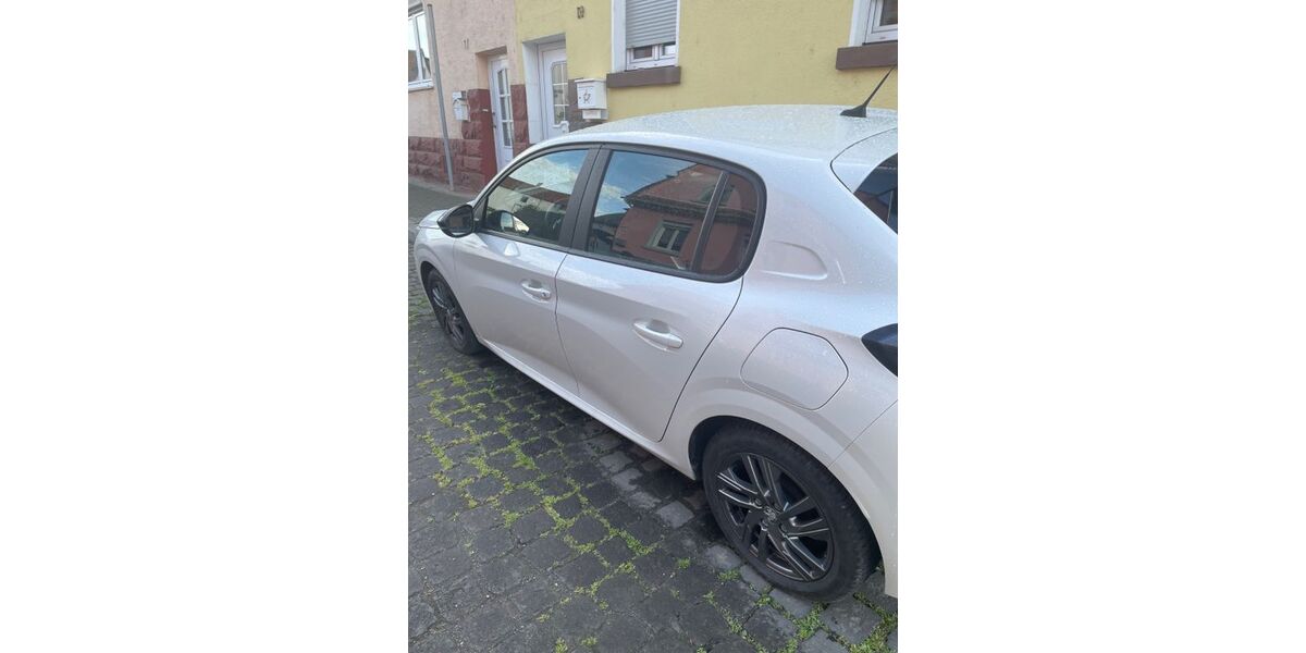 Peugeot 208 15.888 km 14.500 &euro; Worms 67549