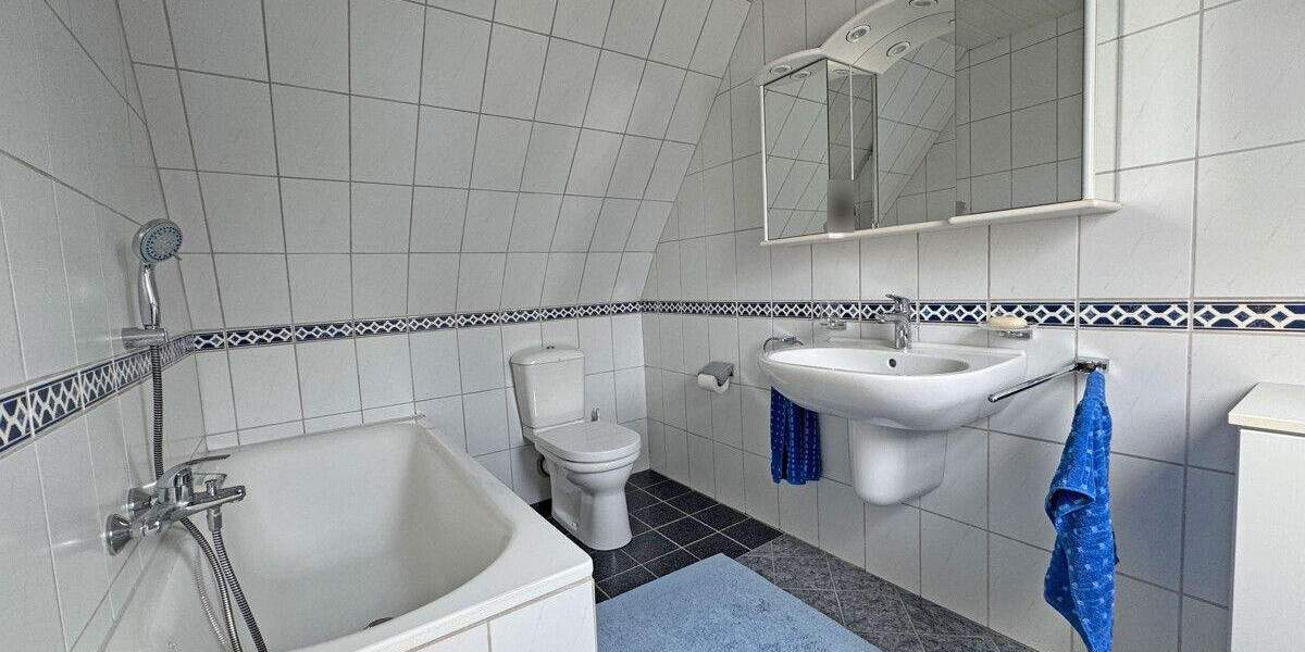 Einfamilienhaus Voerde Spellen - 5 Zimmer, 95 m&sup2;, 420.000&euro; | Angebot:24040118