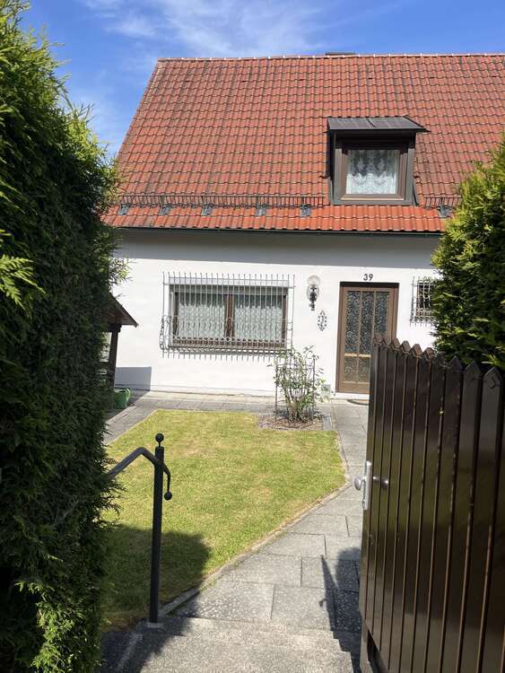 Haus zum Kaufen in Tiefenbach 390.000 € 130 m²