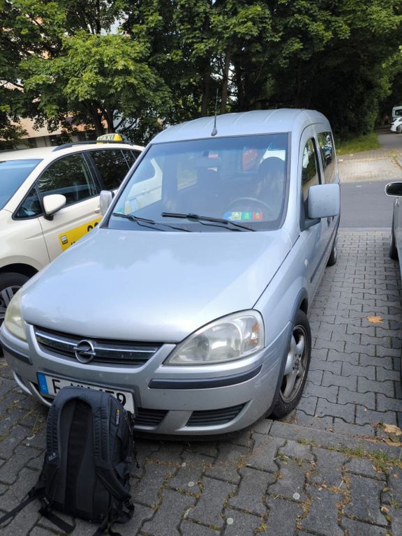 Opel Combo 295.000 km 1.199 € Frankfurt am Main 60433