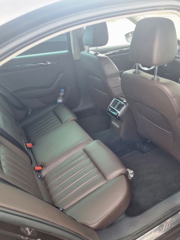 Skoda Superb 153.000 km 16.900 € Frankfurt 60437