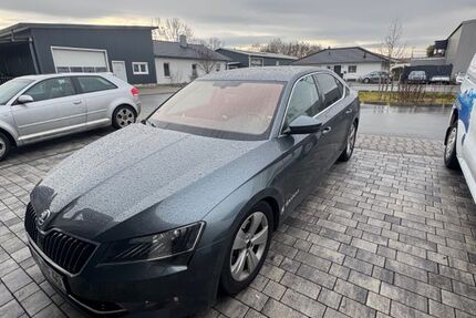 Skoda Superb 158.000 km 13.500 &euro; wiesbaden 65191