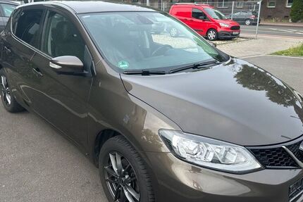 Nissan Pulsar 82.000 km 9.880 &euro; Duisburg 47138