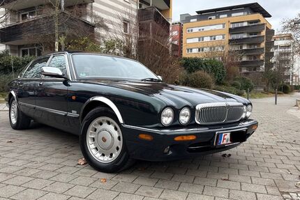 Jaguar Daimler 211.126 km 8.990 &euro; Frankfurt am Main 60486