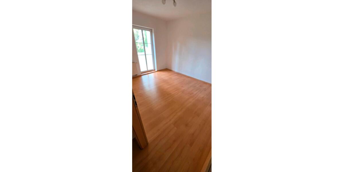 Etagenwohnung Finsterwalde - 2 Zimmer, 54 m&sup2;, 65.000&euro; | Angebot:27418082