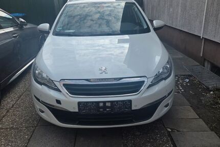 Peugeot 308 129.000 km 3.650 &euro; Hamburg 22199