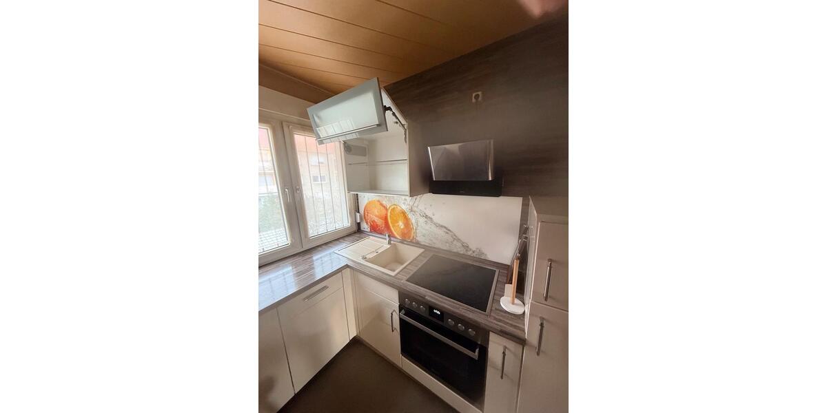 Gepflegte 4- Zimmer- Wohnung mit Einbauküche, Ruhige Lage 4 zimmer