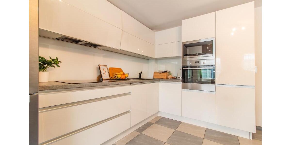 Wygodny dom - sklep, mieszkanie i bazy! 2 zimmer