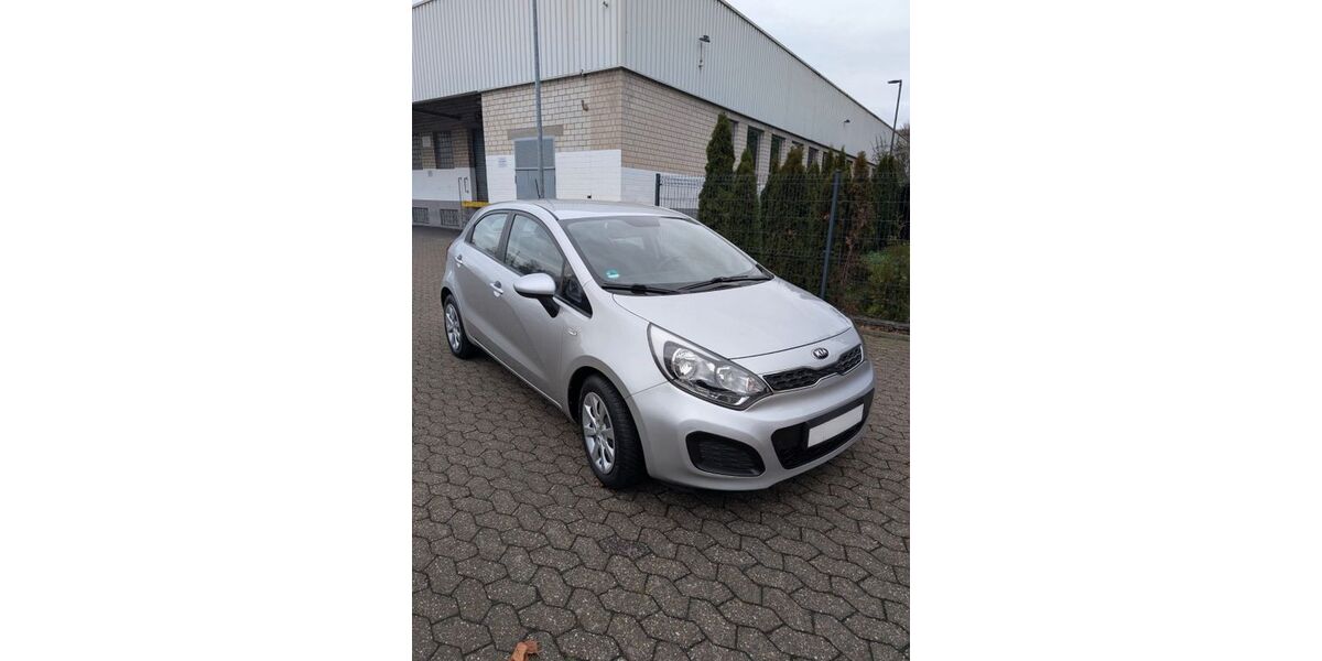 Kia Rio 98.000 km 7.800 &euro; Neuss 41472