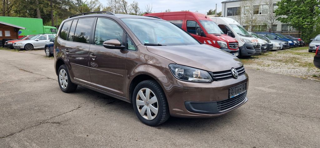 VW Touran 218.249 km 5.850 &euro; Fürstenfeldbruck 82256