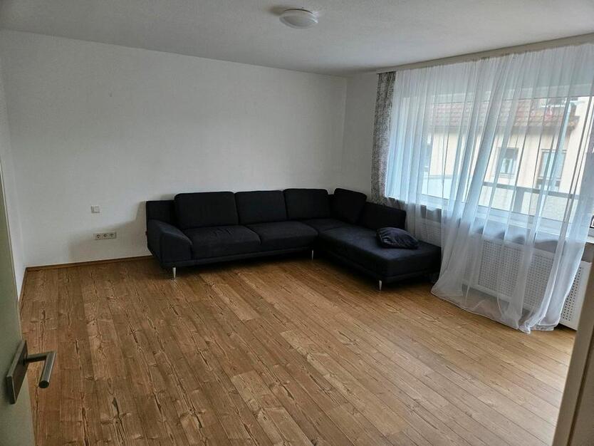 2 Zimmer Wohnung mit großem Balkon zimmer