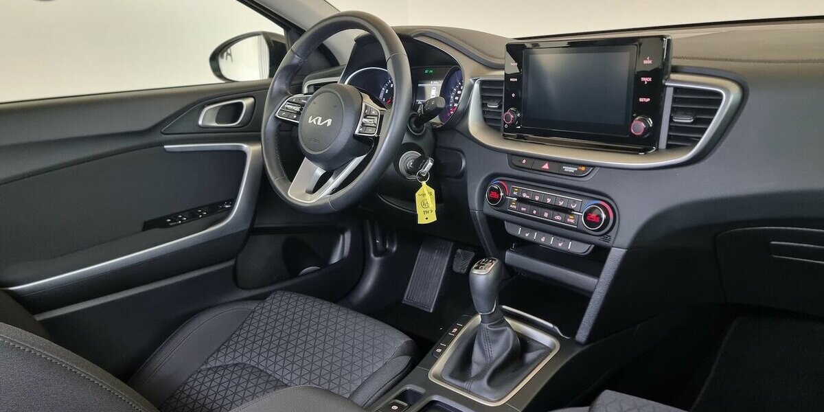 Kia cee´d Sportswagon ACC APP SHZ Spur Klima Kamera 52.400 km 17.850 &euro; Garrel 49681