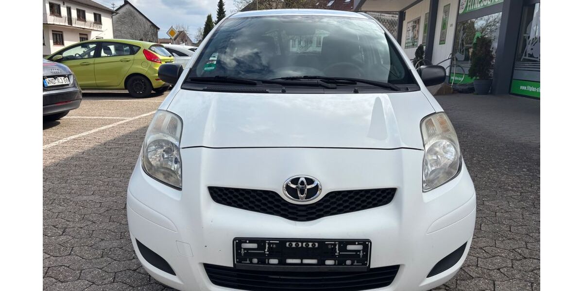 Toyota Yaris 180.000 km 2.490 &euro; Nohfelden O.t. Wolfersweiler 66625
