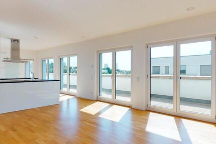 Palais an den Höfen: Moderne Penthousewohnung mit Dachterrasse und EBK 3 zimmer