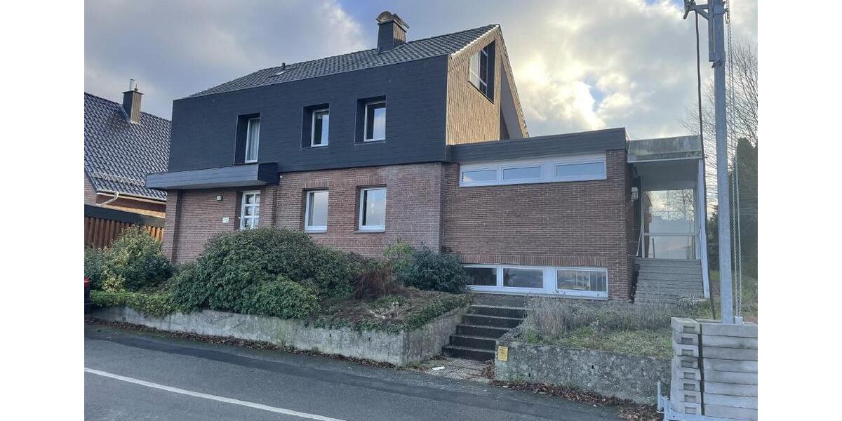 Großzügige 3-Zimmer-Wohnung mit Einbauküche in einem gepflegten 2-Familienhaus in Herringhausen 3 zimmer