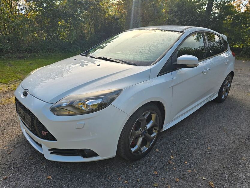 Ford Focus 162.000 km 7.890 € Raubling 83064