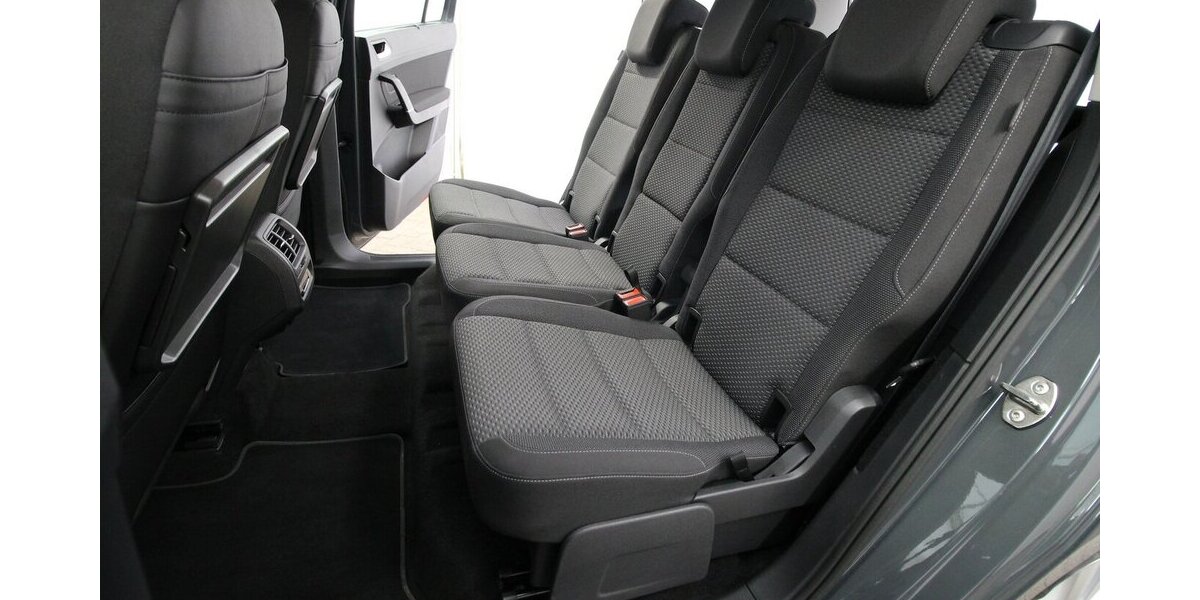 VW Touran TSI Comfortline 7-SITZ+NAVI+STANDHEIZUNG 16.192 km 30.700 &euro; Hagenow 19230