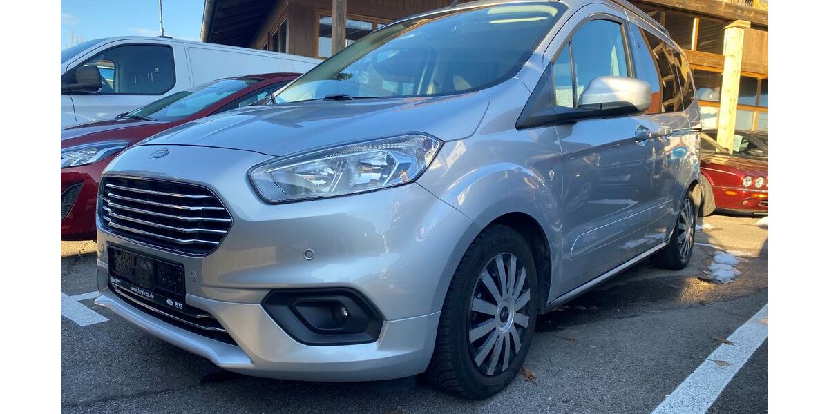 Ford Tourneo Courier 111.000 km 11.500 &euro; Faistenhaar 85649