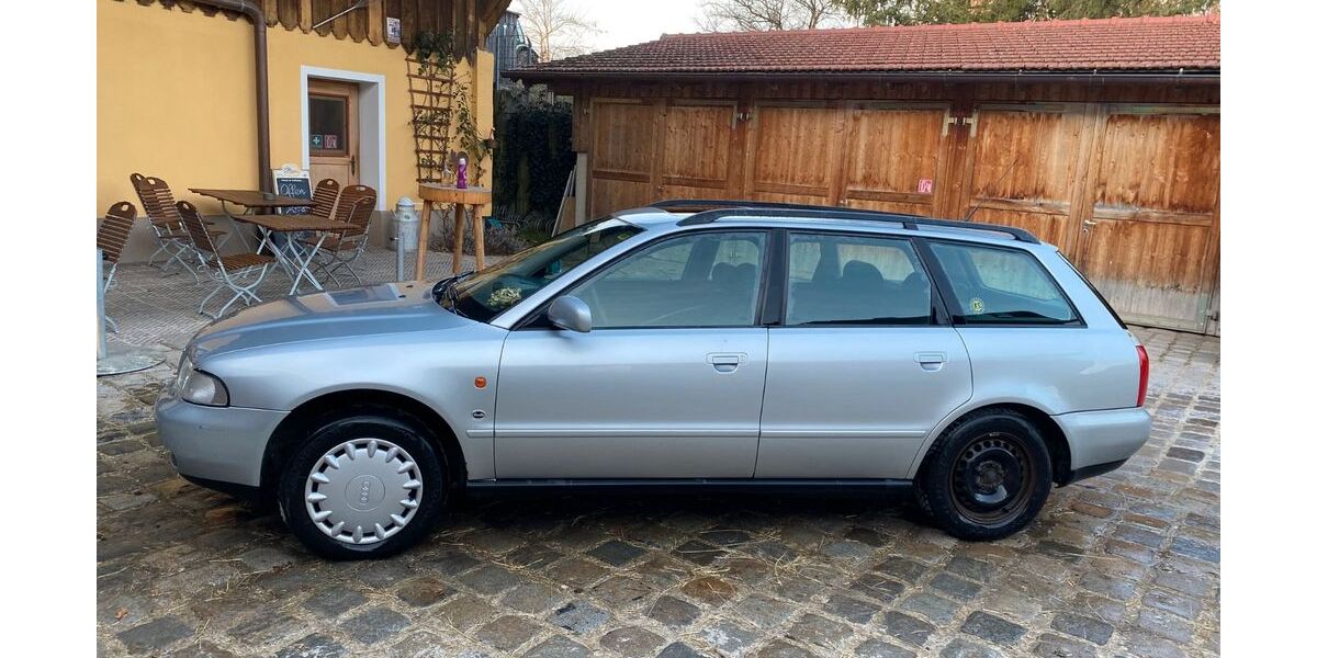 Audi A4 172.500 km 2.800 &euro; Straßlach 82064