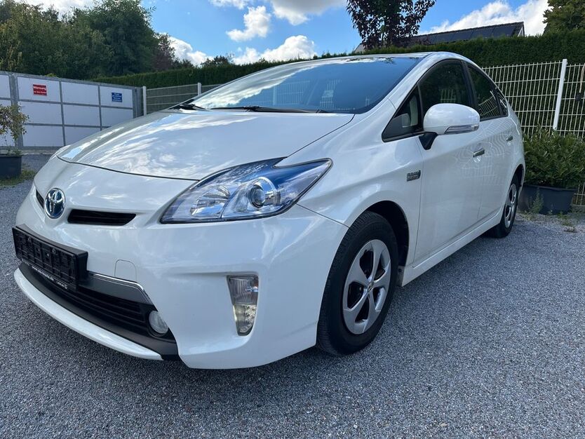 Toyota Prius 31.500 km 14.500 € Dresden 01259