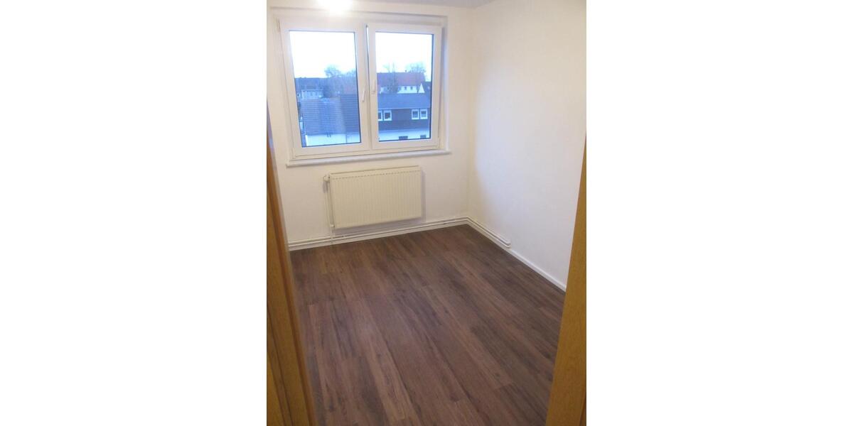 Dachgeschoßwohnung Aschersleben - 3 Zimmer, 70 m&sup2;, 40.000&euro; | Angebot:26516777