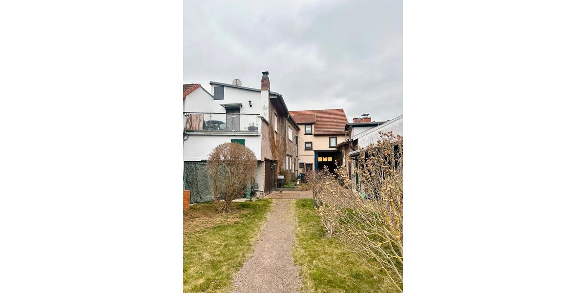 Provisionsfrei - Großzügiges Familen-Mehrgenerationenhaus 284qm 12.5 zimmer